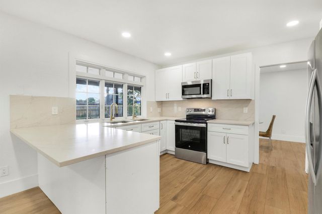 1009 Alamanda Drive, North Palm Beach, FL 33408