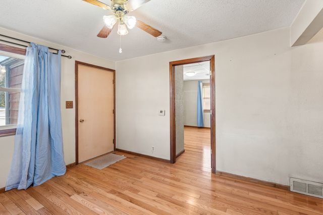 2810 NE 53rd Court, Des Moines, IA 50317