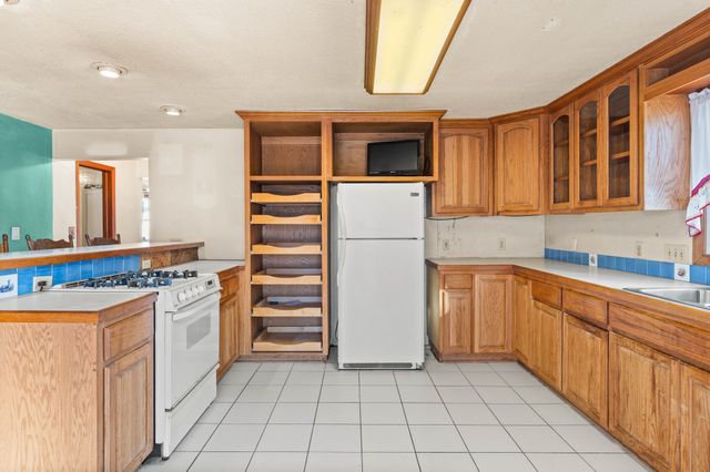 2810 NE 53rd Court, Des Moines, IA 50317