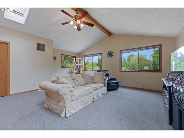 6135 Sw CROSS CREEK Dr, Beaverton, OR 97078