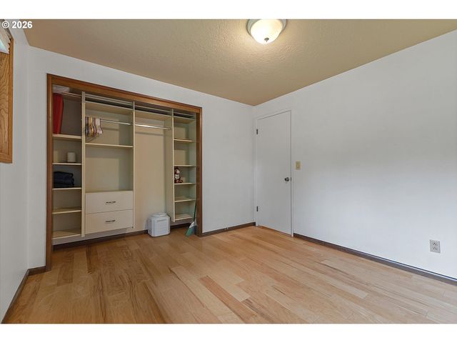 6135 Sw CROSS CREEK Dr, Beaverton, OR 97078