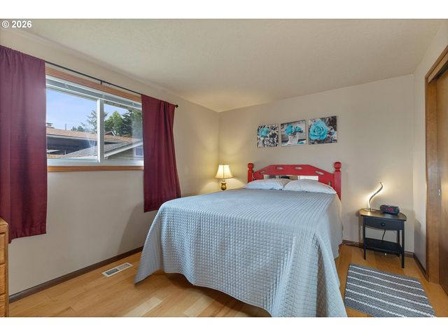 6135 Sw CROSS CREEK Dr, Beaverton, OR 97078