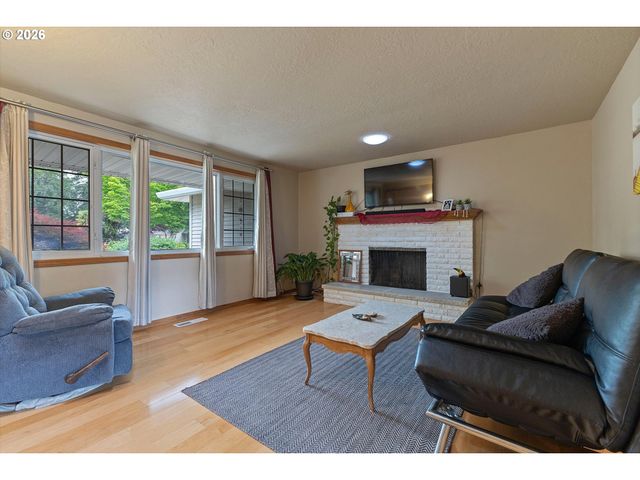 6135 Sw CROSS CREEK Dr, Beaverton, OR 97078