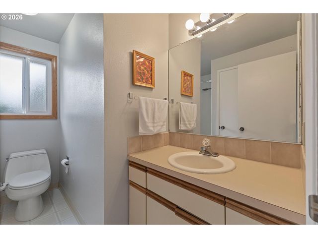 6135 Sw CROSS CREEK Dr, Beaverton, OR 97078