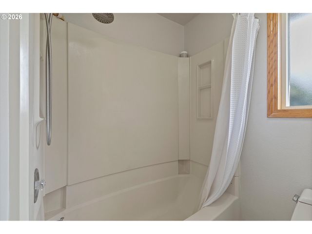 6135 Sw CROSS CREEK Dr, Beaverton, OR 97078