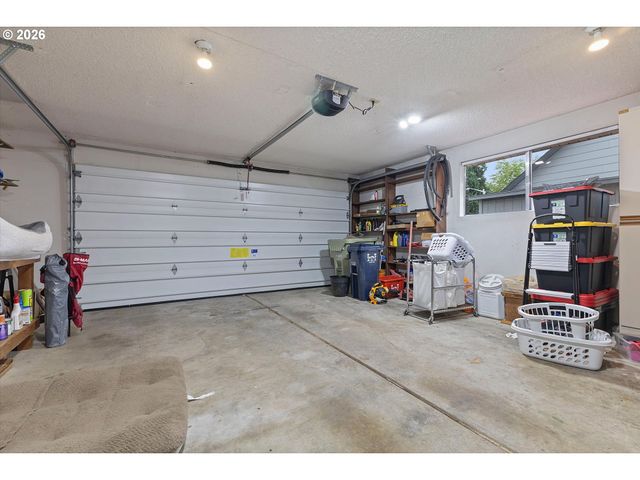 6135 Sw CROSS CREEK Dr, Beaverton, OR 97078