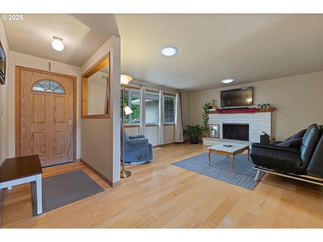 6135 Sw CROSS CREEK Dr, Beaverton, OR 97078