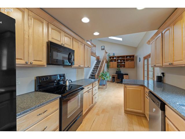 6135 Sw CROSS CREEK Dr, Beaverton, OR 97078
