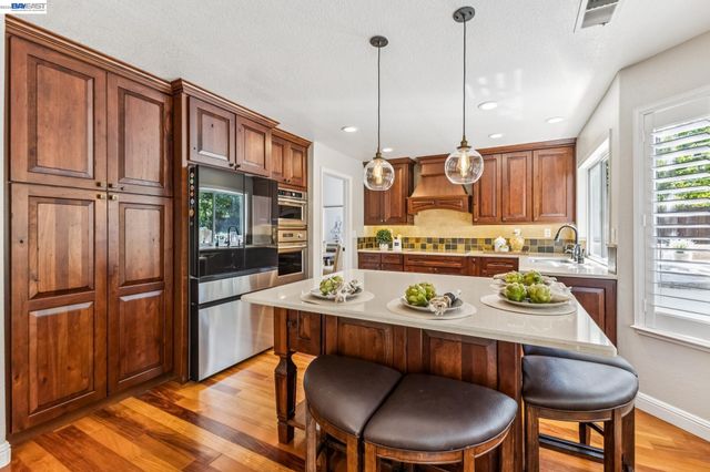 2426 Tapestry Way, Pleasanton, CA 94566