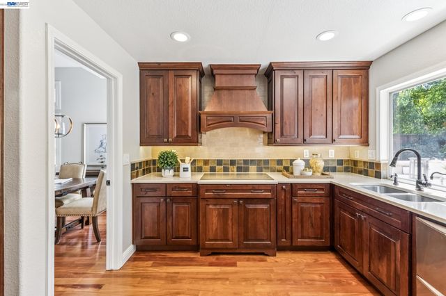 2426 Tapestry Way, Pleasanton, CA 94566