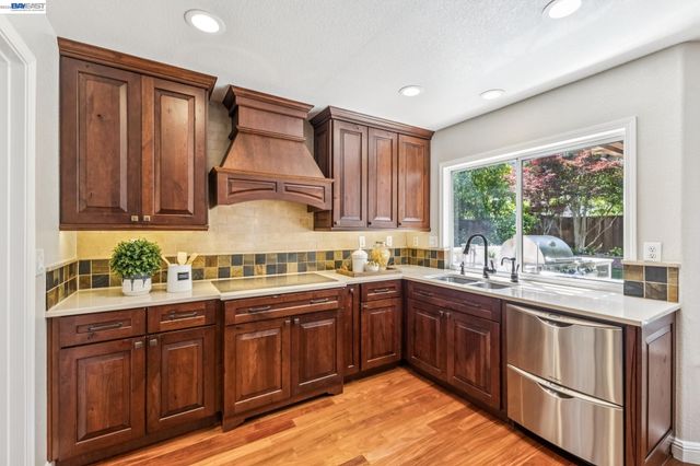 2426 Tapestry Way, Pleasanton, CA 94566