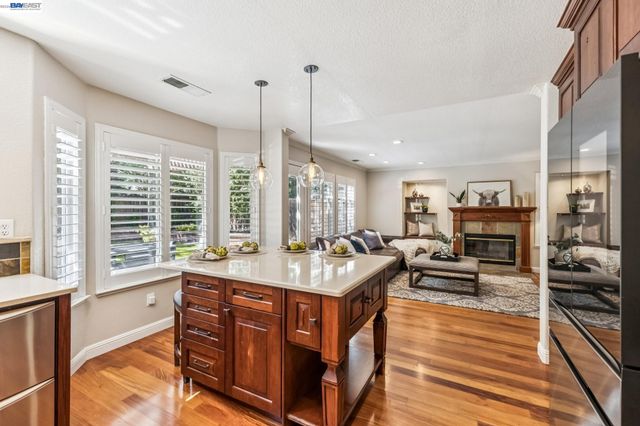 2426 Tapestry Way, Pleasanton, CA 94566