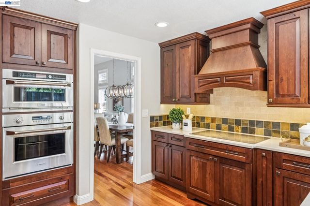 2426 Tapestry Way, Pleasanton, CA 94566