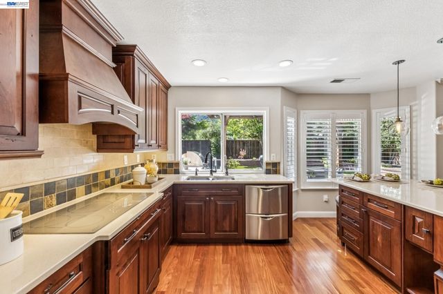 2426 Tapestry Way, Pleasanton, CA 94566