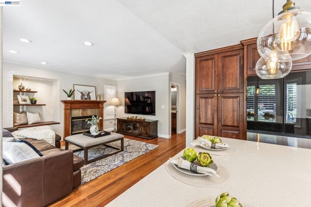 2426 Tapestry Way, Pleasanton, CA 94566