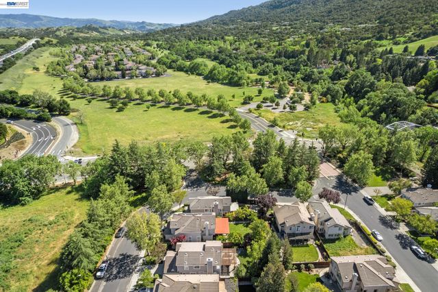 2426 Tapestry Way, Pleasanton, CA 94566