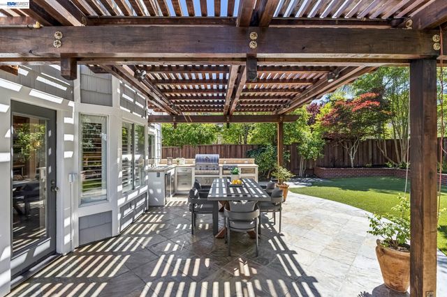 2426 Tapestry Way, Pleasanton, CA 94566