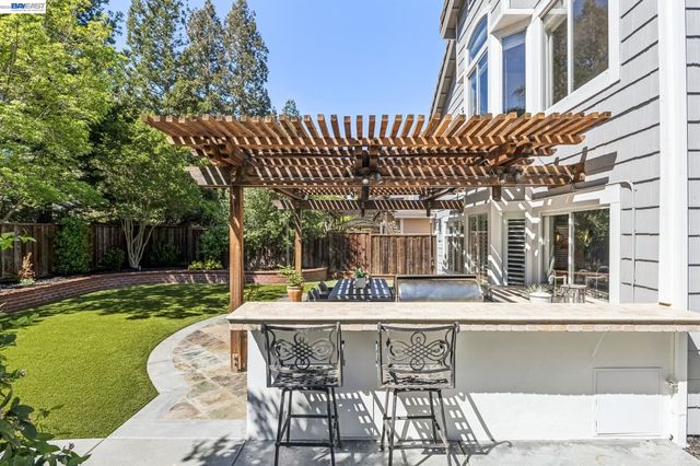 2426 Tapestry Way, Pleasanton, CA 94566