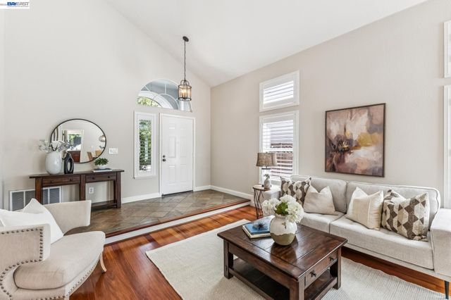 2426 Tapestry Way, Pleasanton, CA 94566