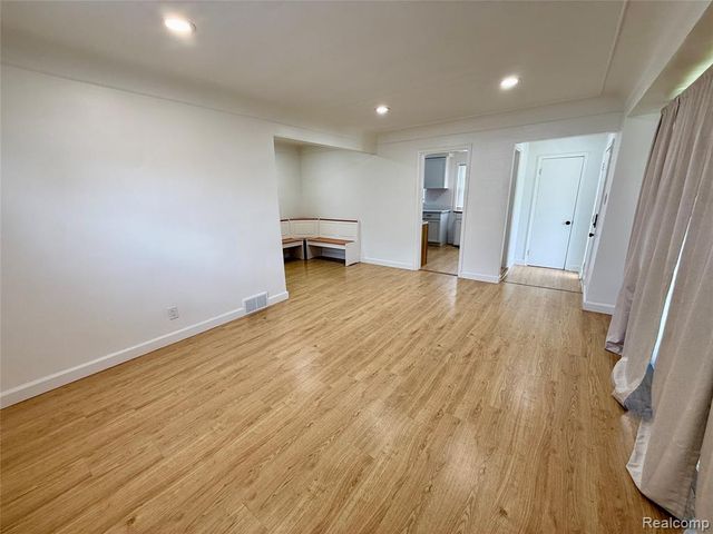 24684 Lambrecht Avenue, Eastpointe, MI 48021