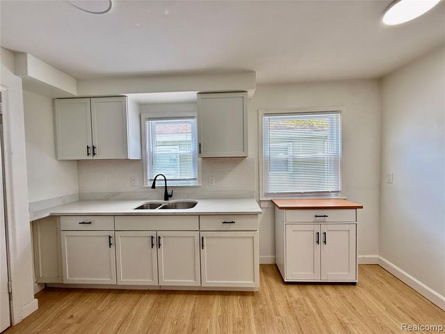 24684 Lambrecht Avenue, Eastpointe, MI 48021