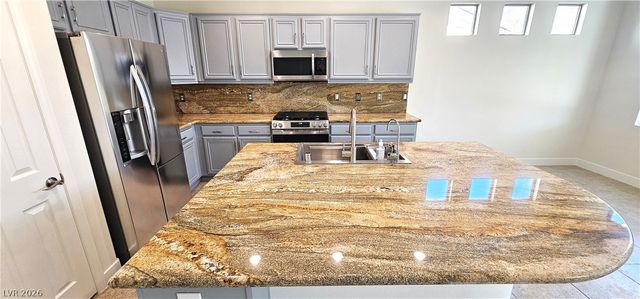 8066 Sunset Creek Street, Las Vegas, NV 89113