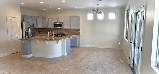 8066 Sunset Creek Street, Las Vegas, NV 89113