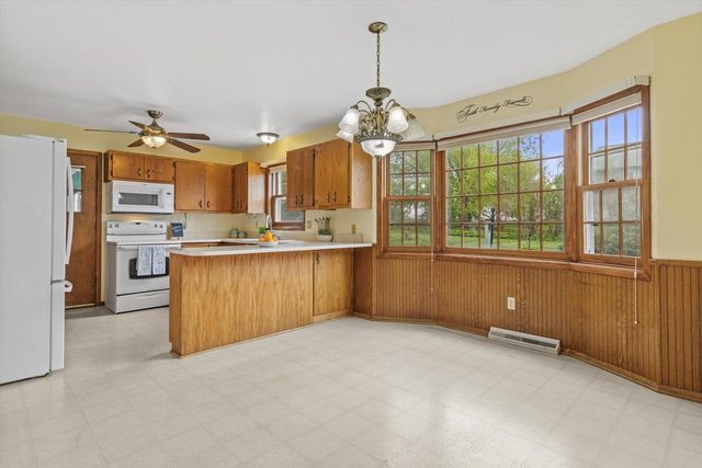 6066 Blaska Drive, Sun Prairie, WI 53590