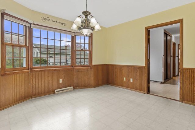 6066 Blaska Drive, Sun Prairie, WI 53590