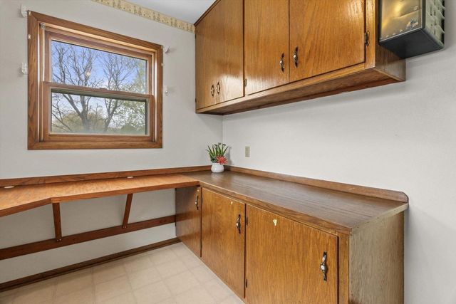 6066 Blaska Drive, Sun Prairie, WI 53590