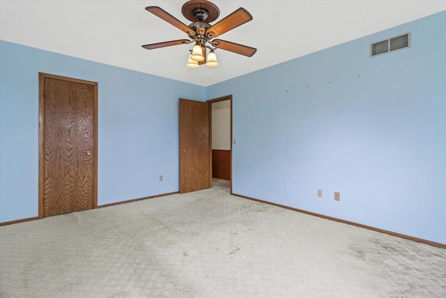 6066 Blaska Drive, Sun Prairie, WI 53590