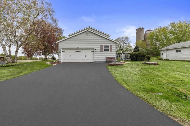 6066 Blaska Drive, Sun Prairie, WI 53590