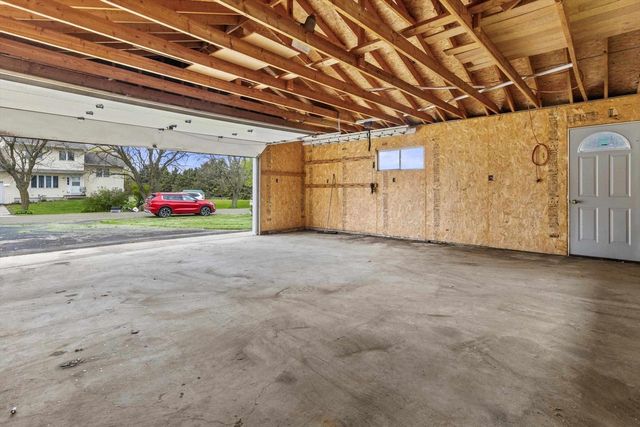 6066 Blaska Drive, Sun Prairie, WI 53590