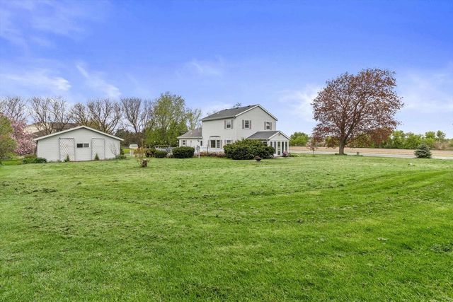 6066 Blaska Drive, Sun Prairie, WI 53590