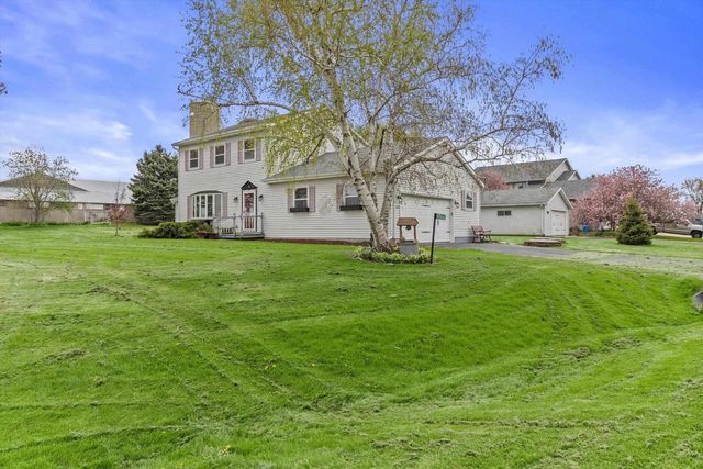 6066 Blaska Drive, Sun Prairie, WI 53590