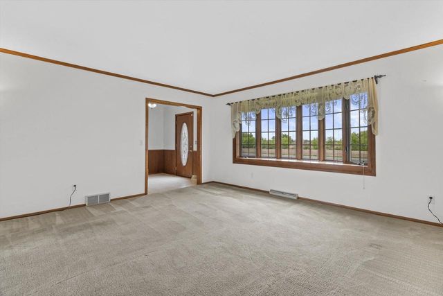 6066 Blaska Drive, Sun Prairie, WI 53590