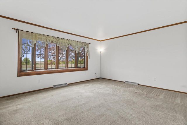 6066 Blaska Drive, Sun Prairie, WI 53590
