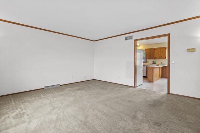 6066 Blaska Drive, Sun Prairie, WI 53590