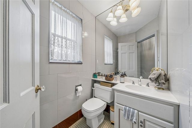811 Spring St, Latrobe, PA 15650