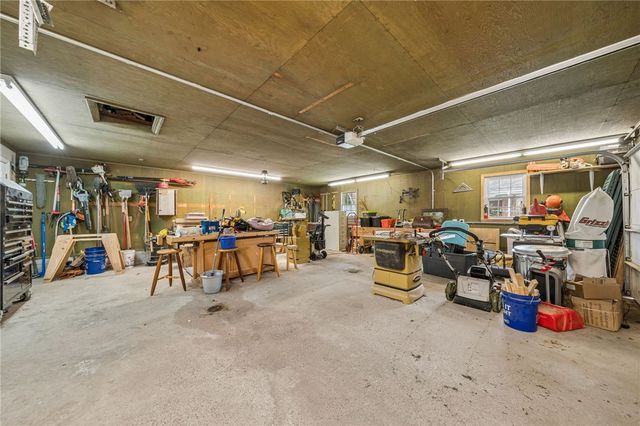 811 Spring St, Latrobe, PA 15650