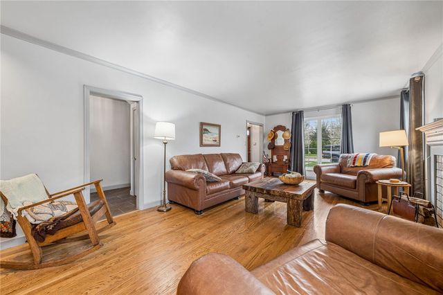 811 Spring St, Latrobe, PA 15650