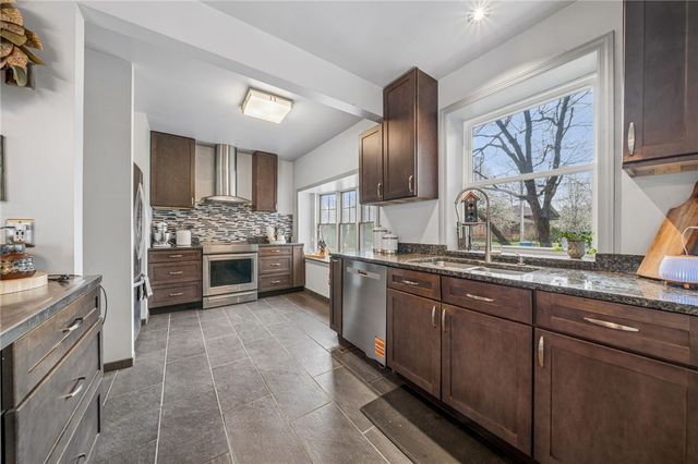 811 Spring St, Latrobe, PA 15650