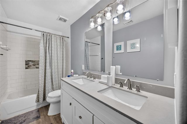 5504 Park Thicket Lane, Rosharon, TX 77583