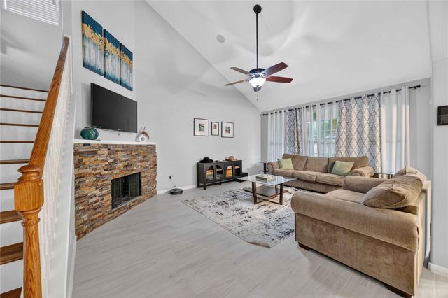 5504 Park Thicket Lane, Rosharon, TX 77583