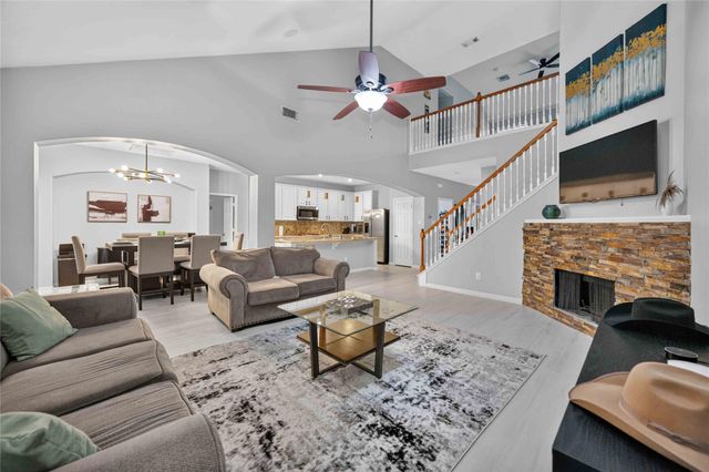 5504 Park Thicket Lane, Rosharon, TX 77583