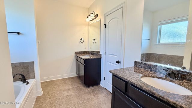 108 Valcour Place, Youngsville, LA 70592