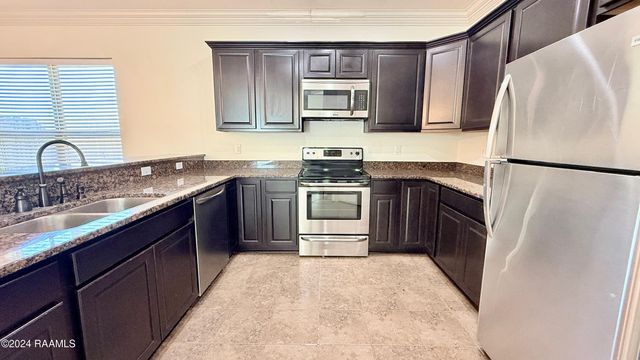 108 Valcour Place, Youngsville, LA 70592