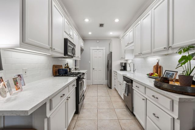 9458 Briar Forest Drive, Houston, TX 77063