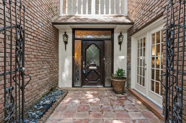 9458 Briar Forest Drive, Houston, TX 77063
