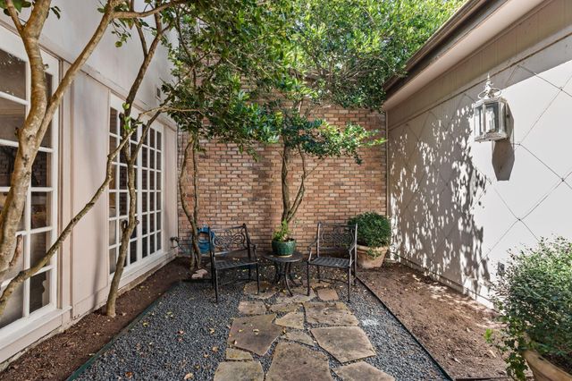 9458 Briar Forest Drive, Houston, TX 77063